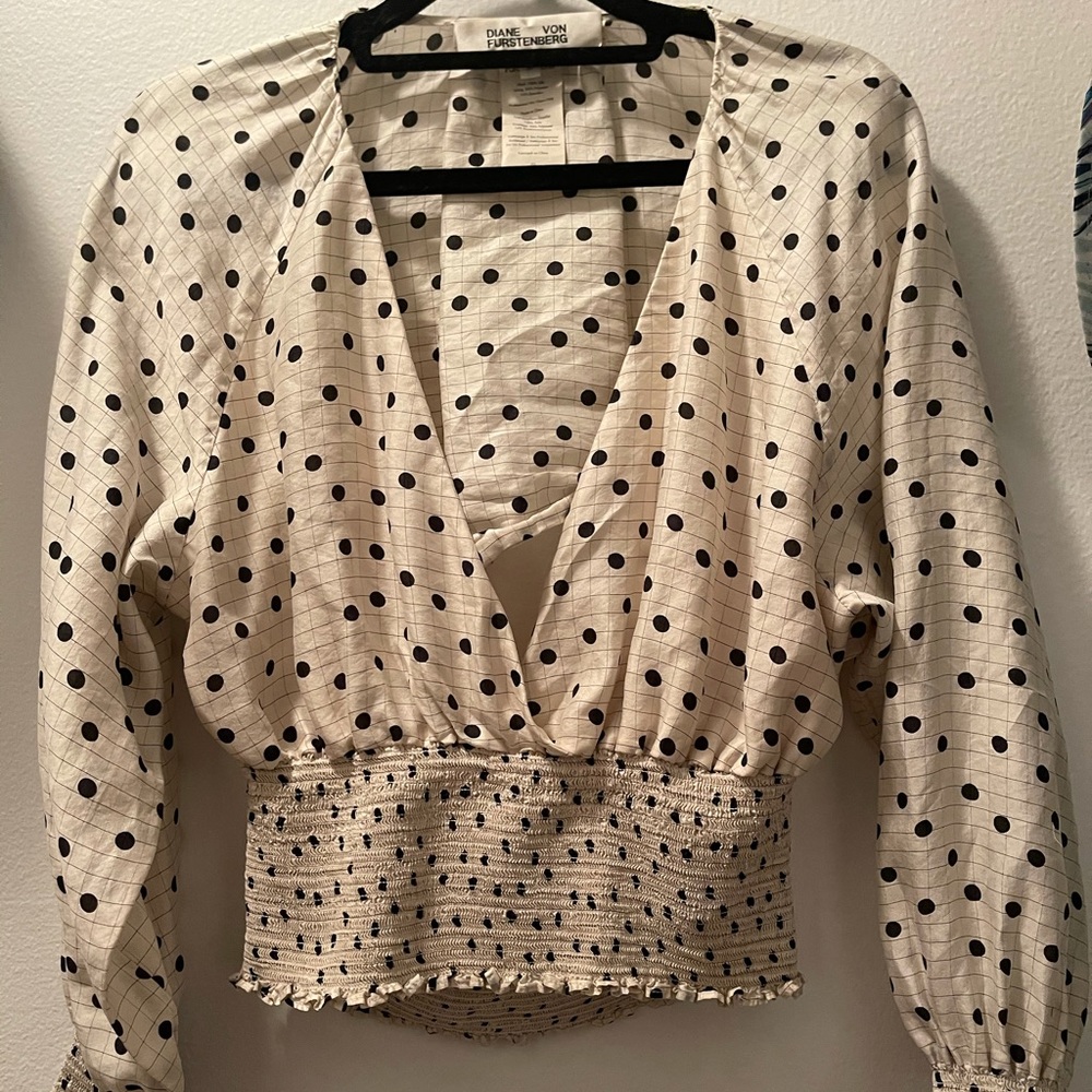 DIANE VON FURSTENBERG TOP- NEVER WORN